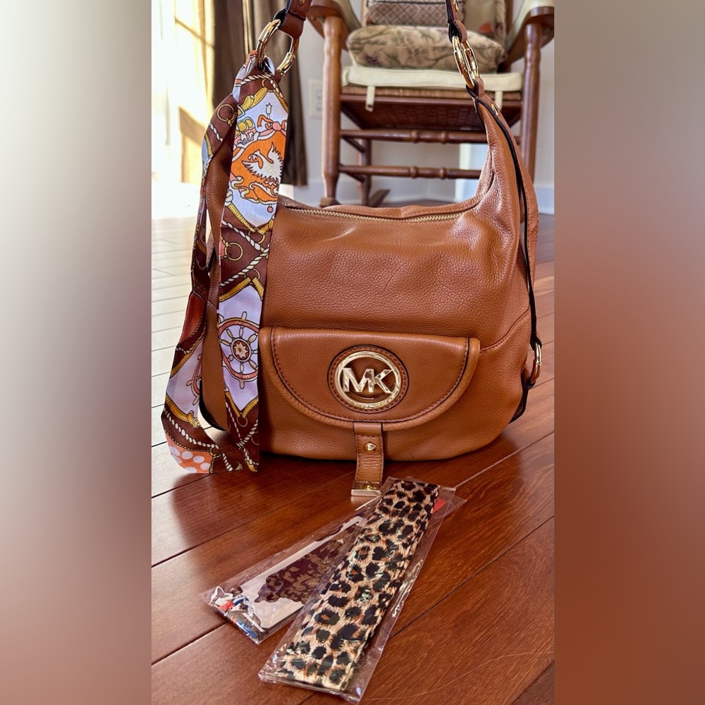 Michael Kors Fulton Camel Leather Shoulder Bag with 3 Accent Scarves - Picture 2 of 14